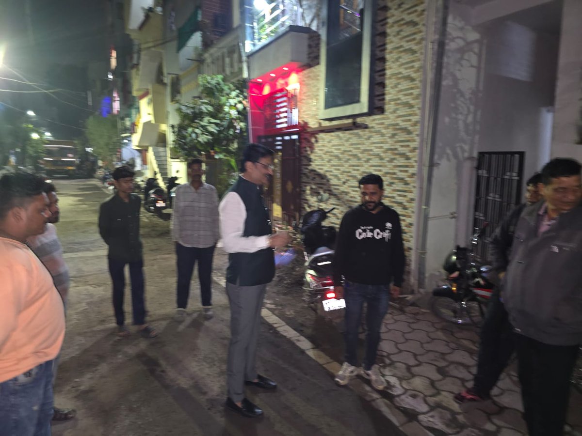 JeetuYadavOnlin's tweet image. &quot;मेरा वार्ड मेरा परिवार, 
निरन्तर विकास ही हमारा लक्ष्य है&quot;

वार्ड के रहवासियों को सुविधा प्रदान करने की दृष्टि से वार्ड के सर्वहारा नगर गली न 5 के रोड डामरीकरण कार्य का निरीक्षण किया औऱ वार्ड के परिवारजनों से मुलाकात की!