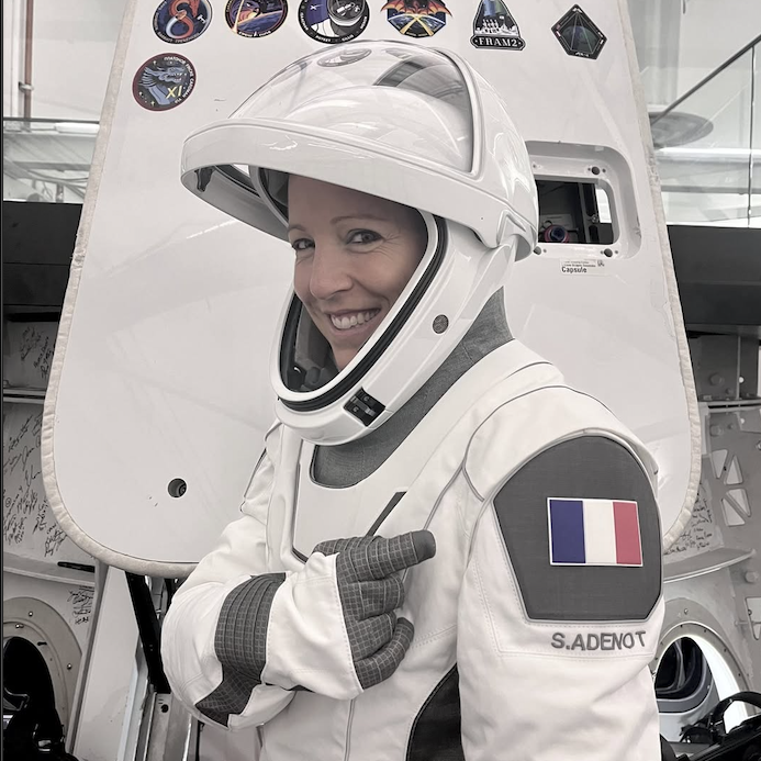 LMPositif's tweet photo. 🇫🇷 L'astronaute française Sophie Adenot mènera depuis l'ISS une expérience botanique avec 4 500 classes françaises, du CP à la Terminale. En mission, elle fera pousser des graines en parallèle des élèves pour comparer la croissance des végétaux et mener une expérience scientifique et motivante. Décollage prévu en février 2026 !🌱👩🏻🚀 (France Info)
📸 soph_astro