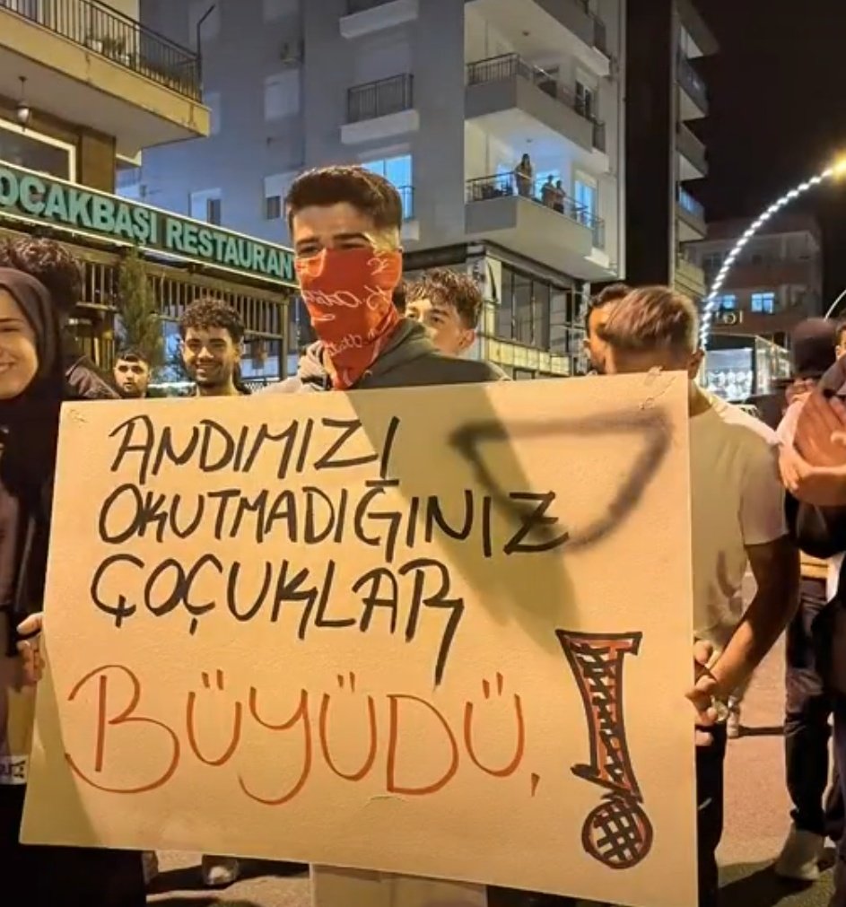 Andımızı okutmadığınız çocuklar büyüdü!