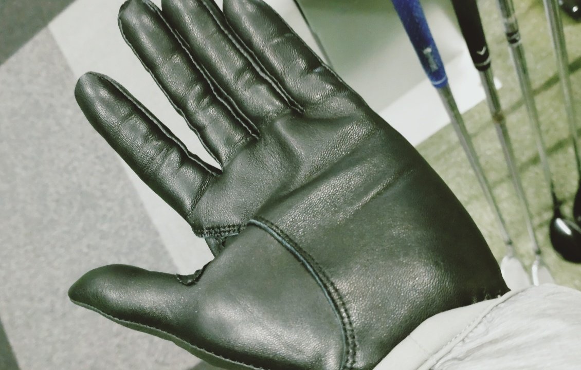 SRIXON プロ支給品グローブ】これがプロ支給品グローブだとすると