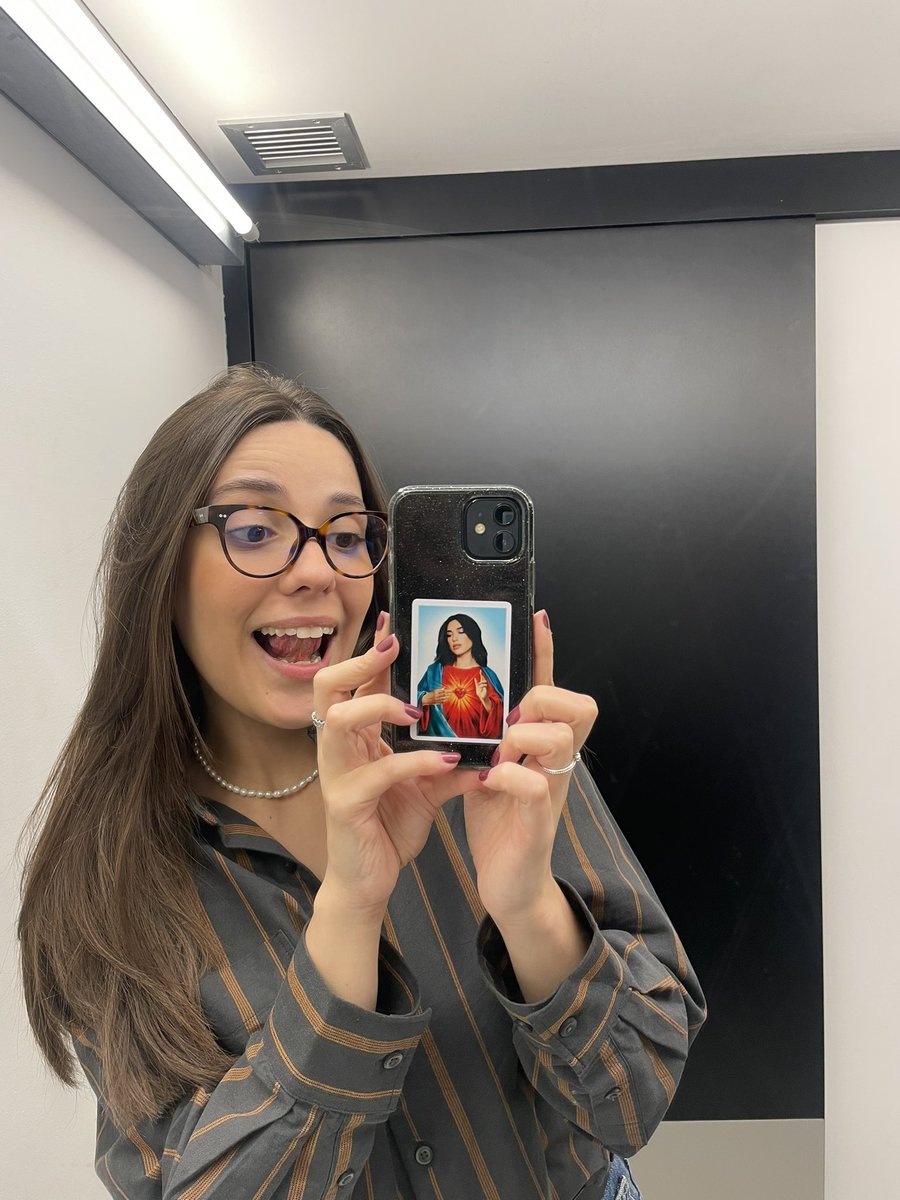 carolipa | sad girl in love tweet media