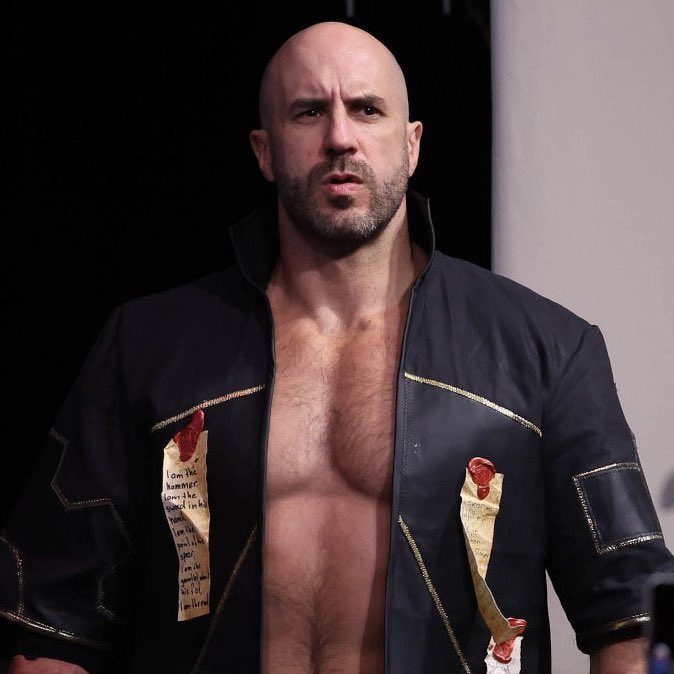 J’ai tellement hâte du match entre Jon Moxley et Claudio Castagnoli dans le Continental Classic 

En terme de storytelling, c’est là que tout vas changer pour Jon Moxley à mon avis