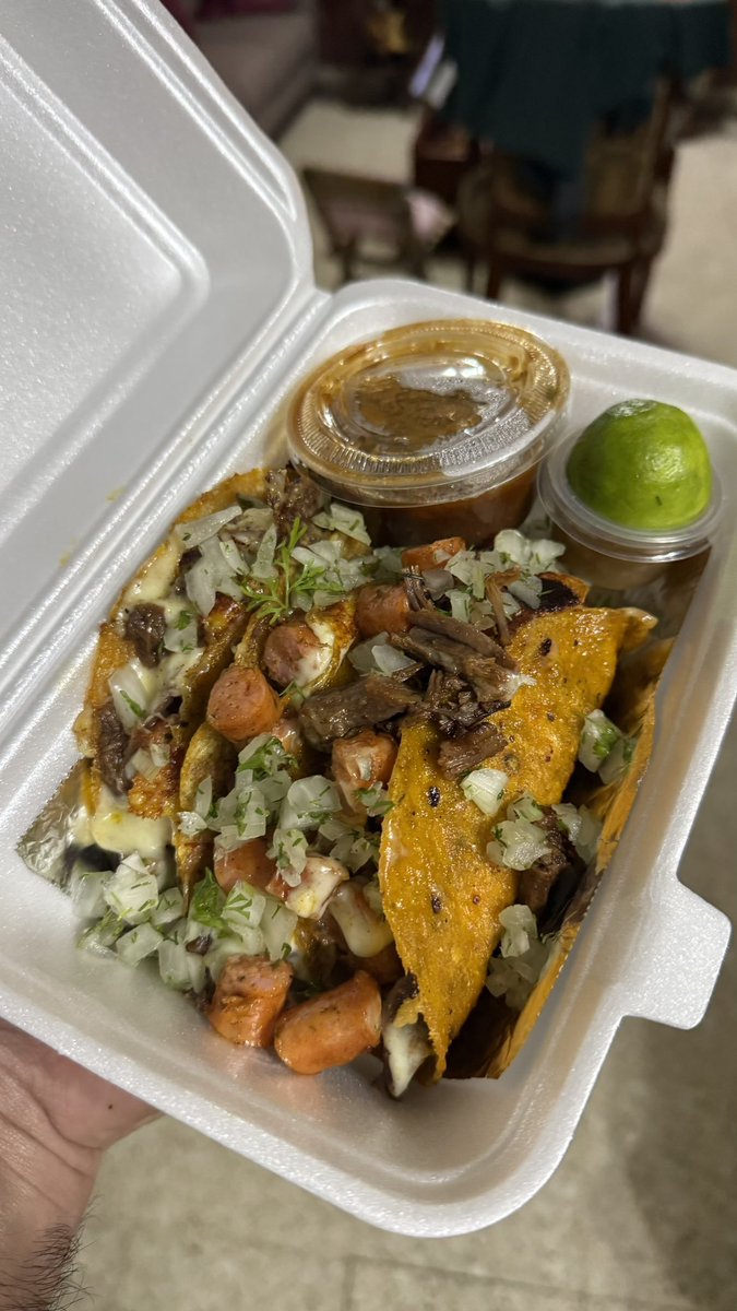 Una semana más spameando mi emprendimiento de venta de tacos de birria y burritos, cada semana le meto todo mi corazón para que este proyecto que me encanta lo conozcan todos, si quieres probarlos déjame un mensajito y sino pues con un like nos ayudarías a llegar a más personas.
