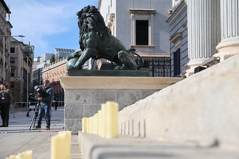 🟣 Acte del #25N al Congrés dels Diputats amb la presidenta, <a href="/F_Armengol/">Francina Armengol</a>, i la nostra diputada, @Milena_Herrera. 

A l’escalinata del Congrés s’han llegit els noms de les 38 dones assassinades aquest 2025 a Espanya.

#NiUnaMenys