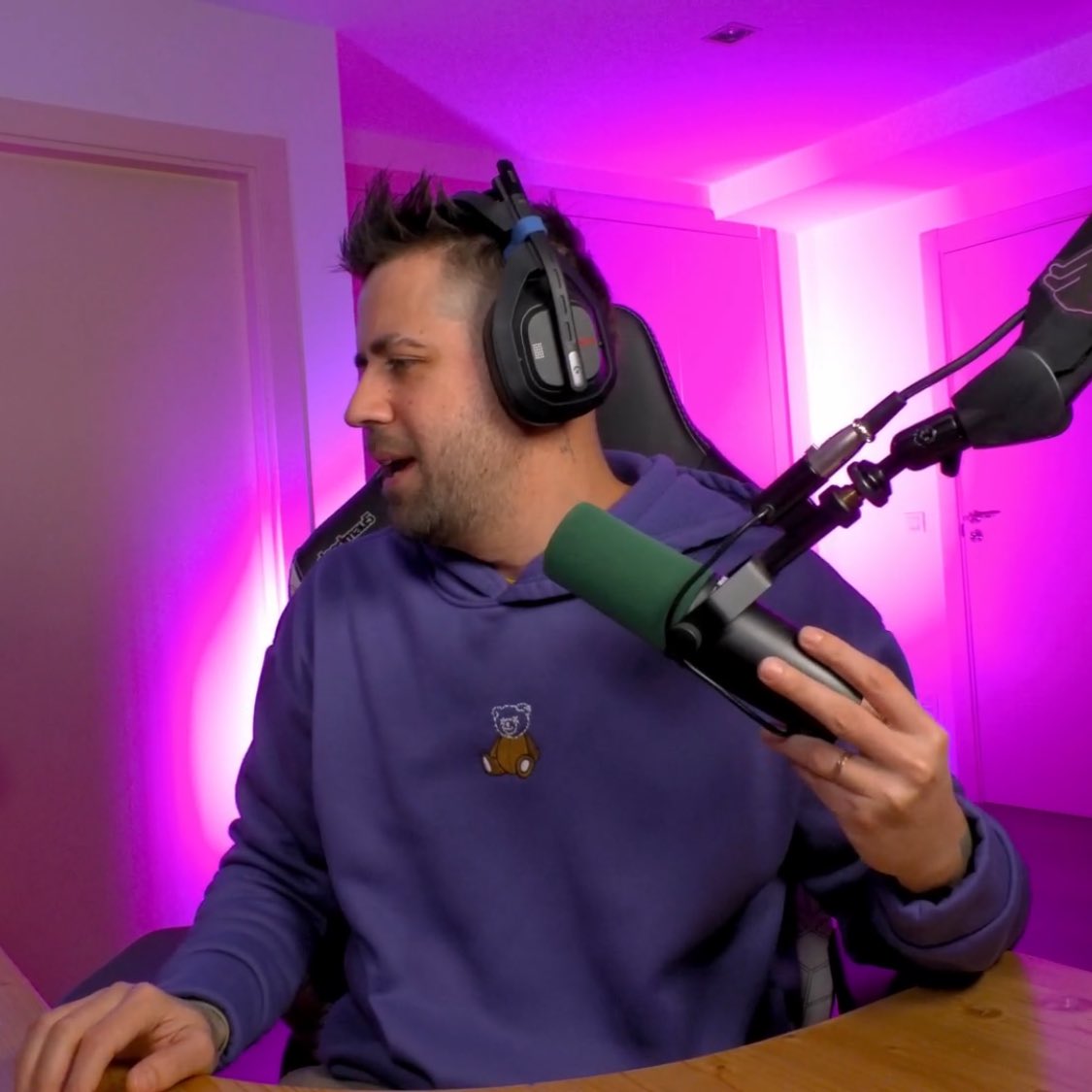 que bien le sienta el morado💜