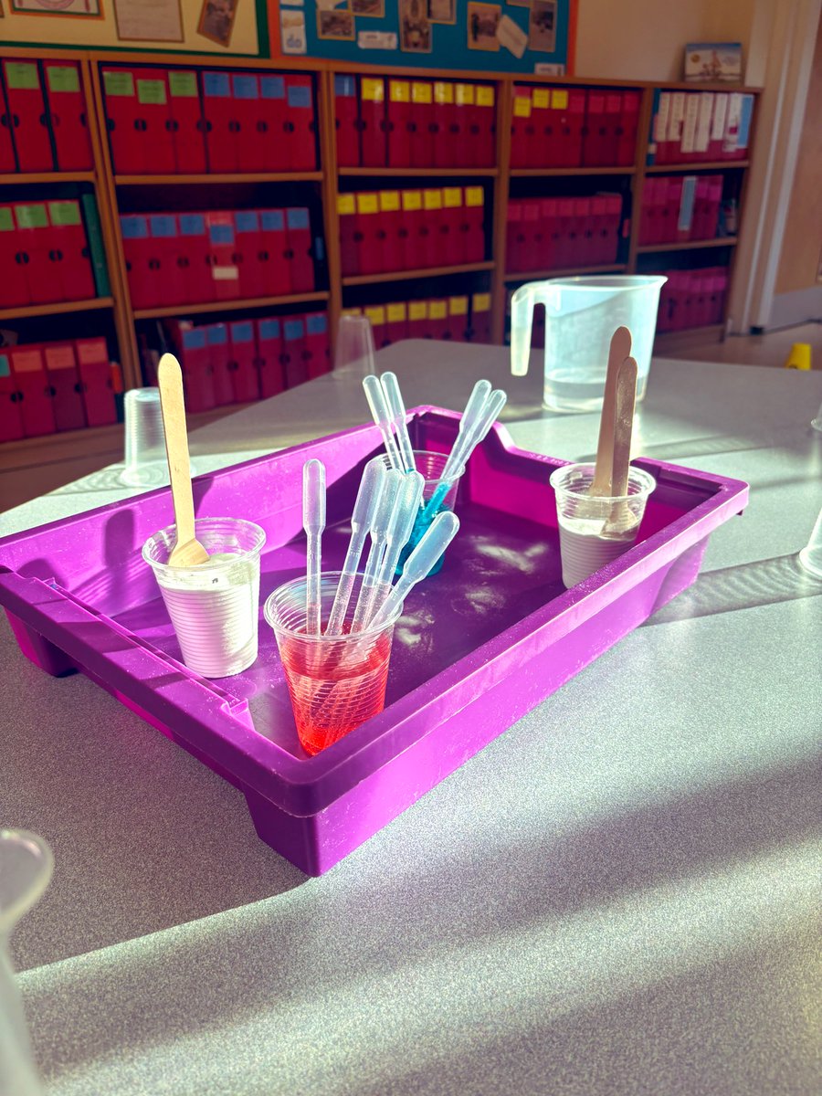 Amaze_Lab's tweet image. Today at Summerfield Primary Academy we brought science to life! 
From colour‑changing potions to hands‑on investigations &amp;amp; inspiring STEM career chats, the day was full of discovery. Hearing “best science lesson ever” made it extra special! 💡🔬
#Amazelab #STEM #ScienceInSchools