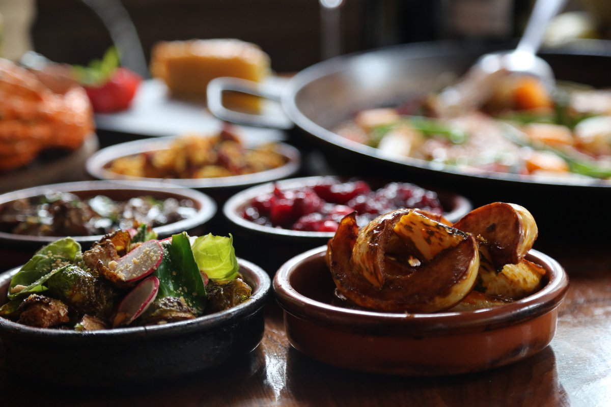 Make room on the table — paella belongs in your Thanksgiving feast 🦃✨
Celebrate with Socarrat’s Spanish classics this holiday.