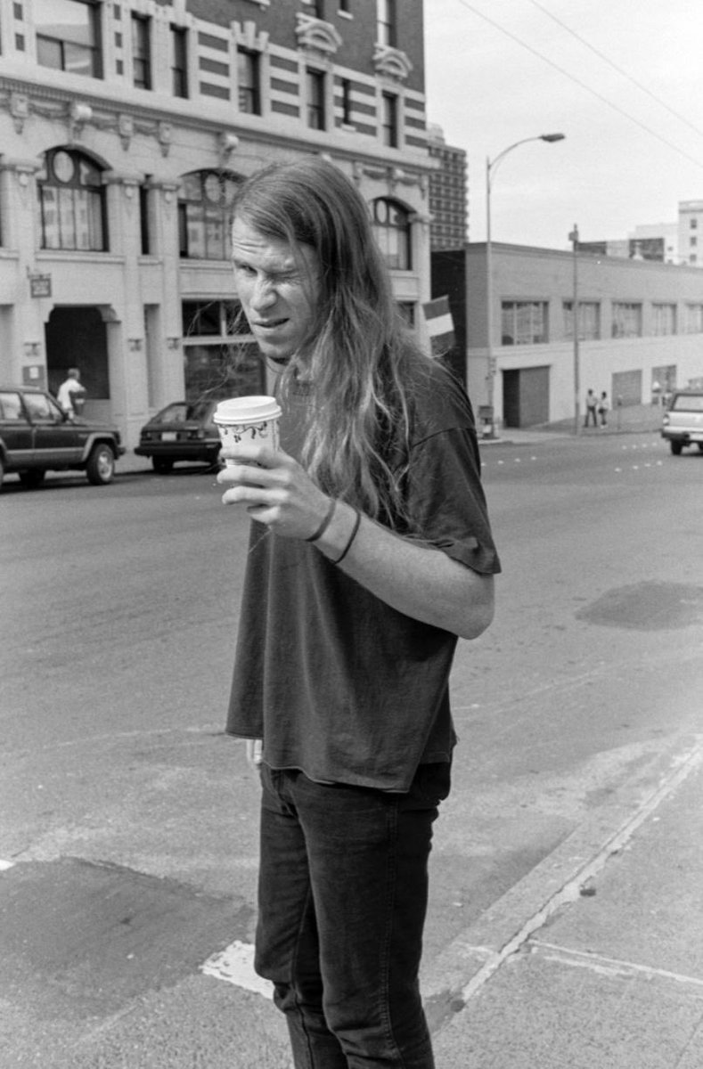 calicoandtears's tweet image. happy birthday to mark lanegan who would’ve been 61 today !! we miss you so much 🖤