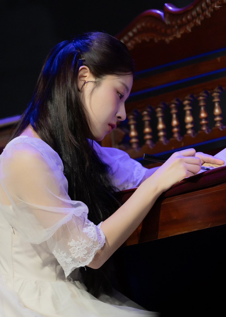 PO_CARI_'s tweet image. 251125 음악극 캐롤 눈의 여왕 낭독회

노엘 #노연우

#포카리샷