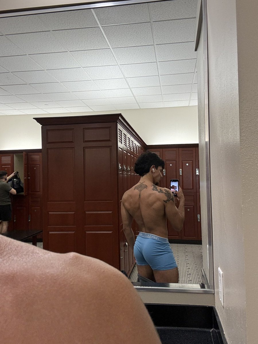 Johan_RER's tweet photo. Might start posting 👀👀
#gay https://t.co/Kbvwkem6m8