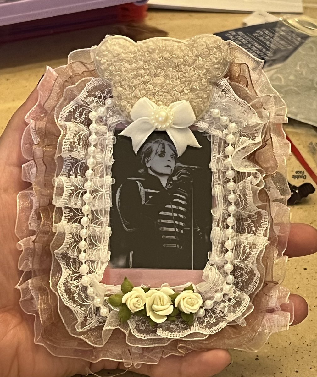 peppygoth's tweet image. recent photocard freebies i made for mcr san antonio next year ⭐️🖤