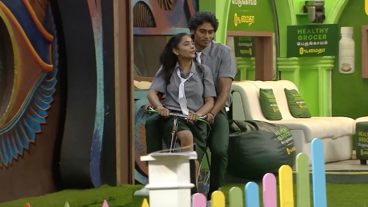 agcutzz's tweet image. Me in School Days 😭😂

#BiggBoss9Tamil #BiggBossTamil9

me                                                             them