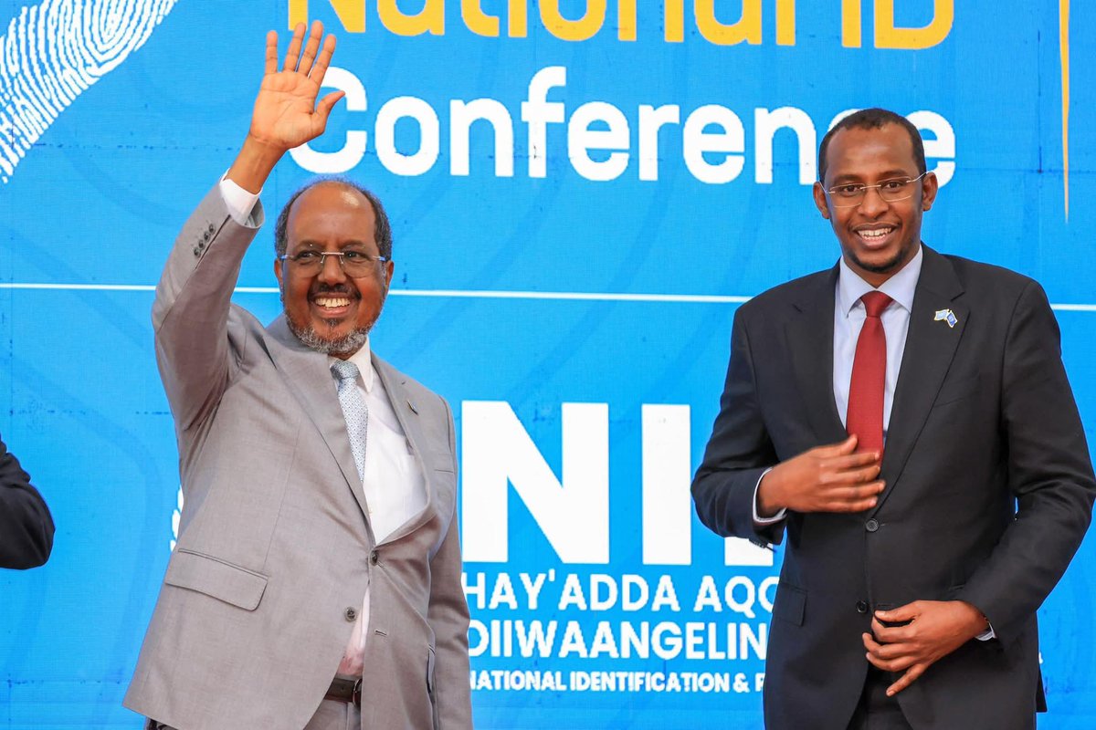 Madaxweyne Xasan Sheekh: Aqoonsiga NIRA waa laf-dhabarta dowladnimada casriga ah. Dowladda waxay ku baaqday in muwaadiniintu qaataan kaarka aqoonsiga, iyadoo SNIDC2025 lagu adkeeyay dardargelinta nidaamka aqoonsiga qaranka.