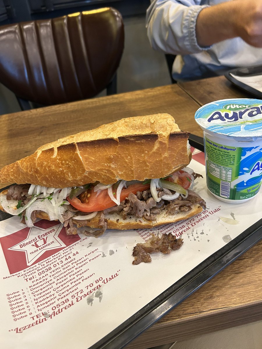 Ben sensiz bin gece kan yuttum 
Sen bir gece sensiz kalmadın, mâzursun