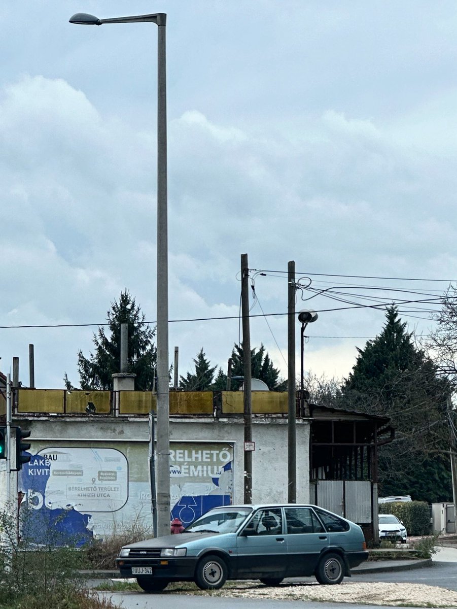 DeadCarWalking's tweet image. “Oh, what a feeling!”

Toyota Corolla liftback (5th gen, 1985) spotted in Győr/Hungary.

#Toyota #ToyotaCorolla #ToyotaTuesday
