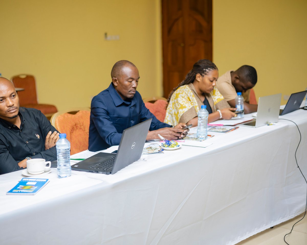 ilodaressalaam's tweet photo. The creative economy is one of Tanzania’s fastest-growing industries  but behind every film, song, design and digital masterpiece are workers who often operate without protection, recognition or fair treatment. That must change. 

The @ilo  convened national stakeholders to demand better labour conditions for creatives, because talent alone cannot build a sustainable industry rights can.

Today’s creators need contracts they can trust, safe spaces to work, access to social protection, and a skills pipeline that takes them from passion to profession. 

Through the @ilo  Apprenticeship Programme, we’re creating exactly that structured, industry-aligned training that gives young creatives hands-on experience while protecting their rights and safety. This is not just training  it’s a pathway to dignity, opportunity and long-term careers.

A fairer creative ecosystem means stronger enterprises, better jobs, and an industry that rewards creativity without compromising workers’ wellbeing. Tanzania’s creative future depends on this shift and the @ilo  is committed to driving it forward.

#FutureOfWork #CreativeIndustryTZ #YouthSkills #DecentWork