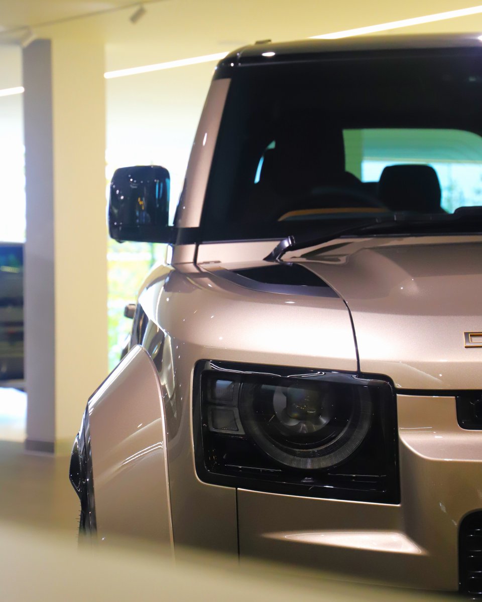 SytnerLandRover's tweet image. Petra Copper perfection.

Check out our Defender OCTA, available at Sytner Land Rover South West London. 

To learn more direct message us or call 020 8131 9515. 

#landrover #defender #octa #car #automotive