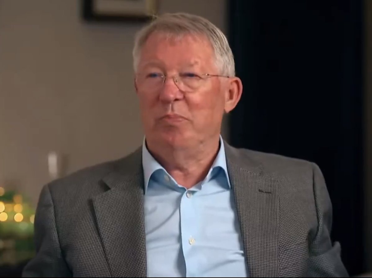 TouchlineX's tweet image. 🗣️ Ferguson: &quot;You are 1-0 down with 15 minutes to go. What&apos;s the point of keeping your back 4 and regular midfield? Of course there is a risk, but remember the dressing room after we scored those last minute goals? It was electric, absolutely electric. The fans can&apos;t wait to go…