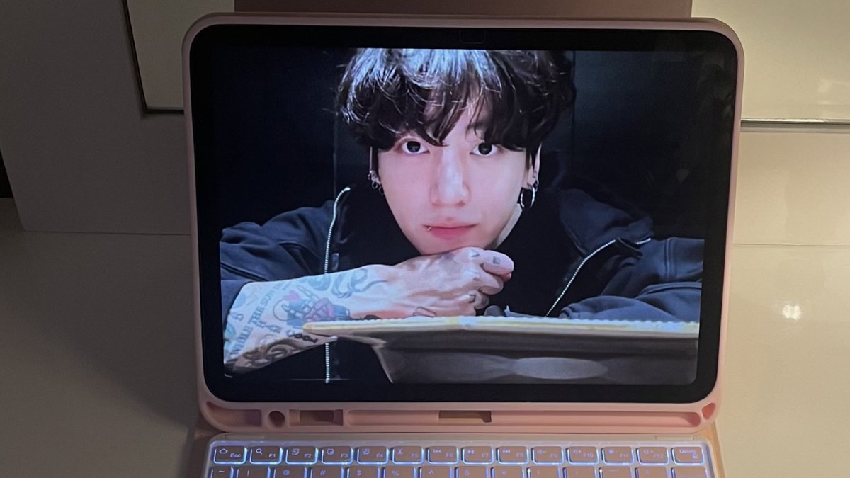 pipervkoo's tweet image. life as a jungkook girl ☆