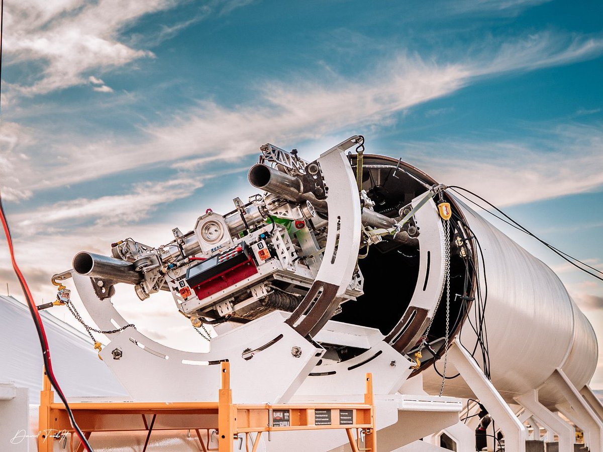 denetudor's tweet image. Our #hyperloop capsule can go in :)