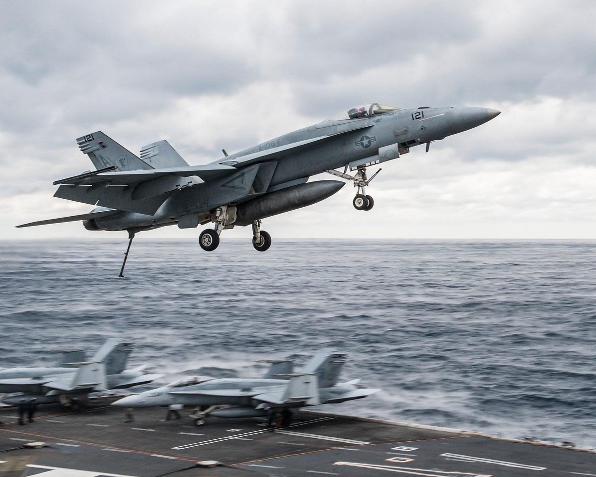 CcibChris's tweet image. F/A-18F Super Hornet “Gladiators” .
Looks like a late “wave off” to me. Certainly very high over the wires.
   photo credit MCSN Christopher D. Gaines