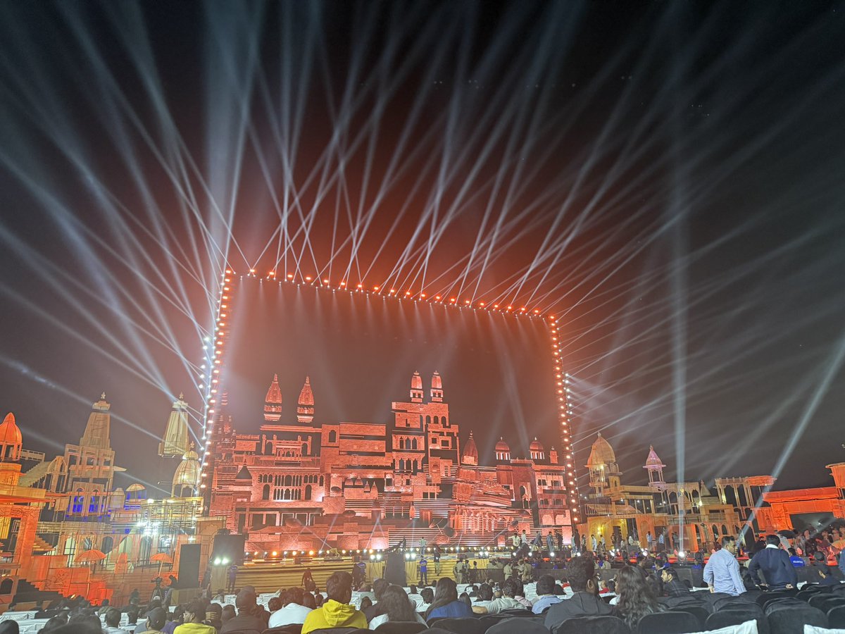 Just completed back-to-back trips for India, London and Paris all for <a href="/DiscussingFilm/">DiscussingFilm</a> 

Absolutely crazy the opportunities I’ve got through working on DF. Feeling very blessed!