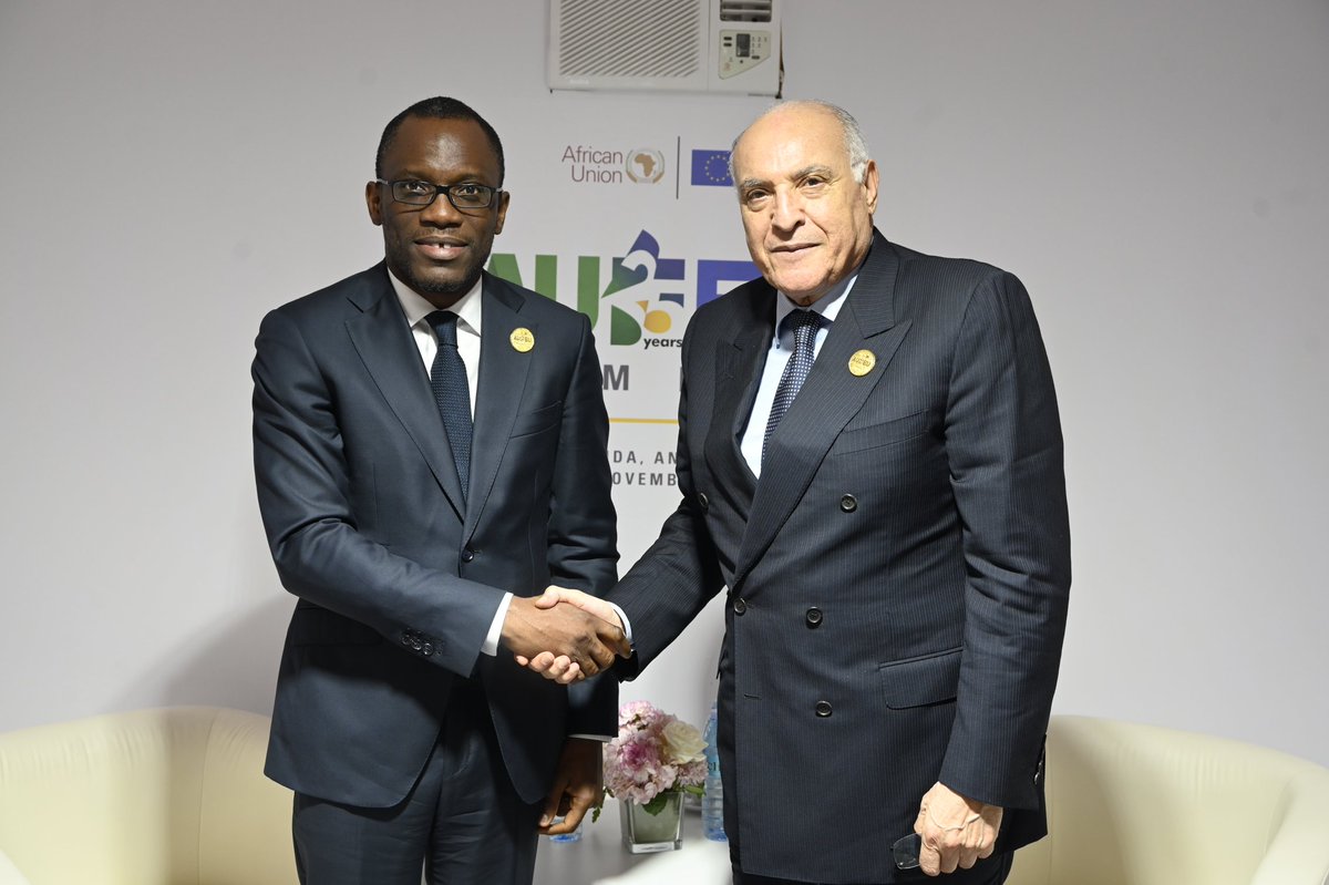 Algeria_MFA's tweet image. تحادث اليوم وزير الدولة، وزير الشؤون الخارجية والجالية الوطنية بالخارج والشؤون الإفريقية، السيد @AhmedAttaf_Dz مع نظيره من جمهورية البنين، السيد أوليشغون أجاجي باكاري، وذلك على هامش أشغال #القمة_7 للتعاون والشراكة بين الاتحاد الإفريقي والاتحاد الأوروبي، بالعاصمة الأنغولية لواندا.