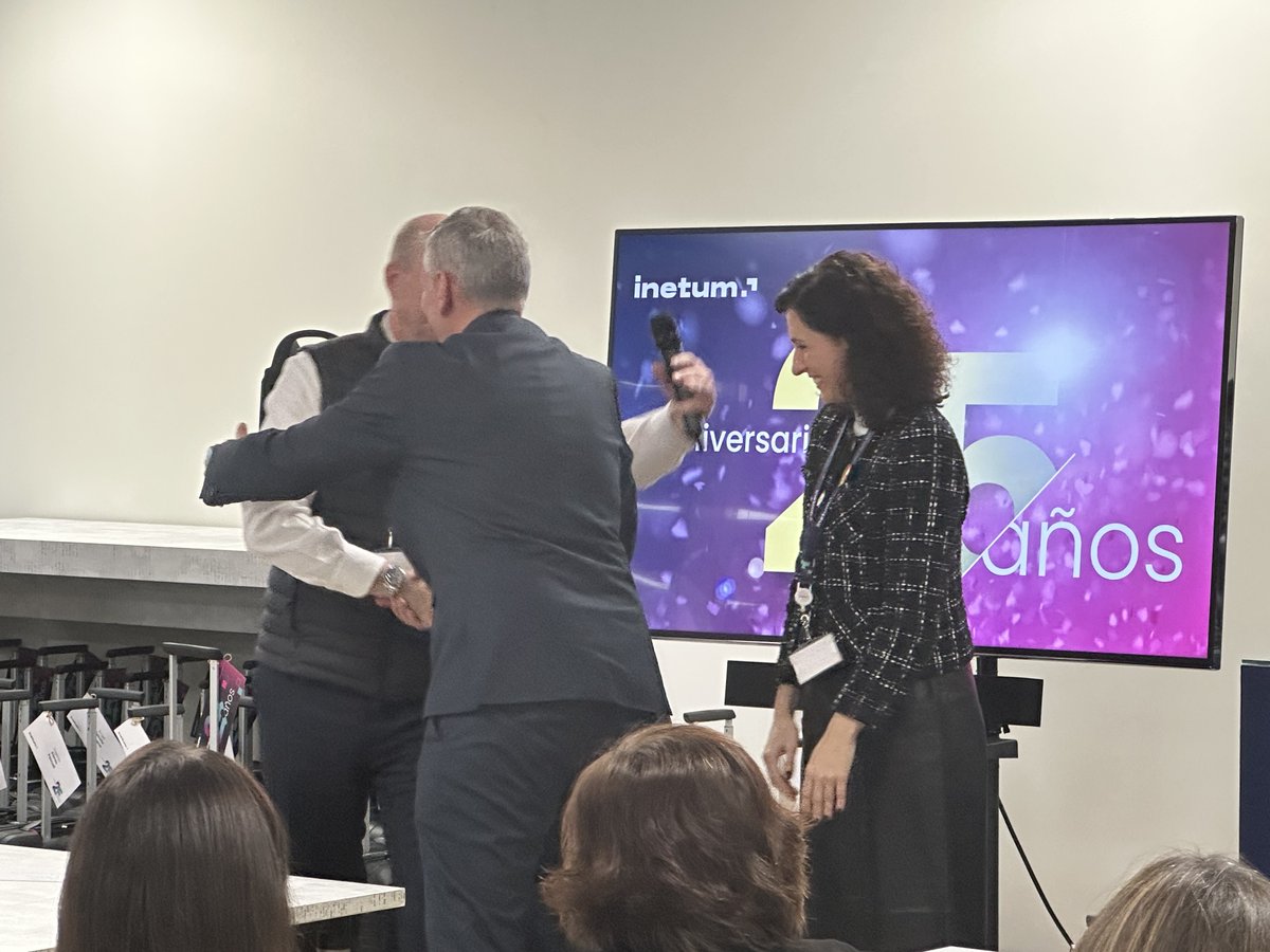 inetum_es's tweet image. [#España] ¡25 años juntos! ¡25 años de compromiso y dedicación!

Ayer celebramos algo más que tiempo, conmemoramos cada una de las historias de las personas que han dejado su huella y continúan haciéndolo en @inetum_es cada día desde hace 25 años.

Gracias 👏🏼

#WeAreInetum