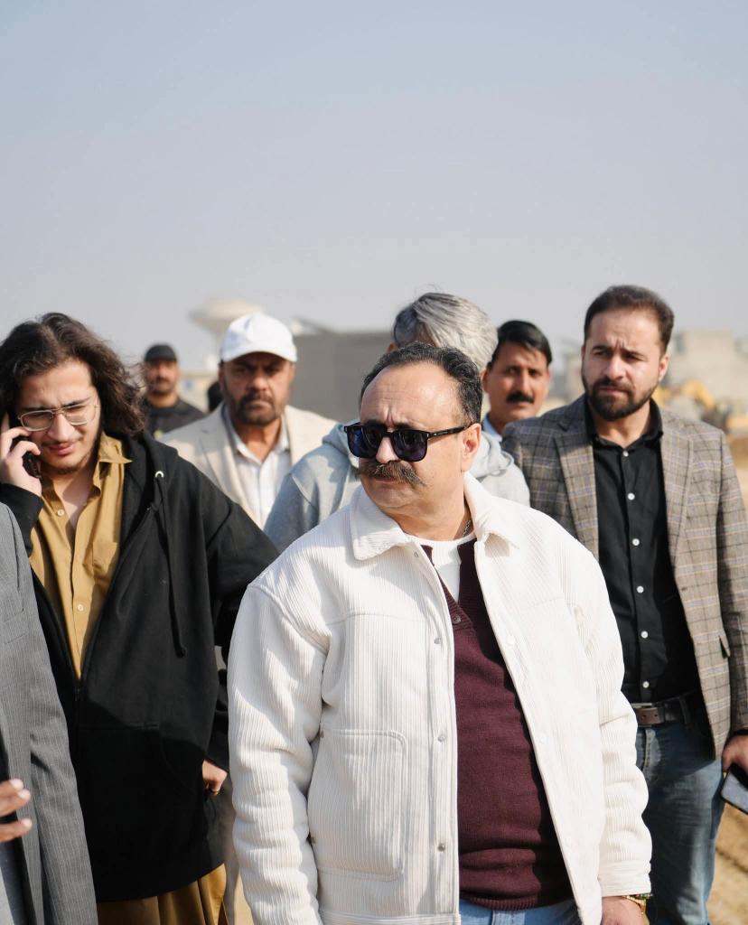 Azizktk860's tweet photo. President SGC Sardar Tanveer Ilyas Khan, CEO TAJ Muhammad Umer Tanveer khan, AVP TAJ Fahad Farid, CEO Sardar Builders Dawood Khan, COO TAJ Matt Cronje, Director SGC Hamza Tanveer, Director SGC Usman Tanveer, along with the senior management team, visited TAJ todad.

#Taj # https://t.co/0vzlMzMNJM