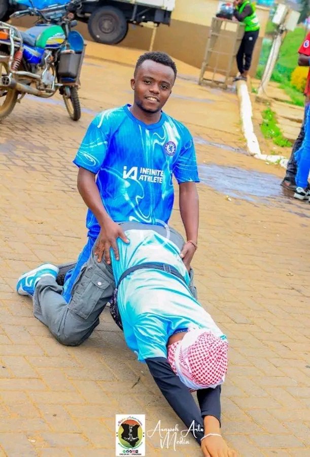 Bigchief254's tweet image. Drama as a young man pretending to be a woman under the name Cookie was unmasked after an arrest after a road rage incident from a road trip.

Watch 👇