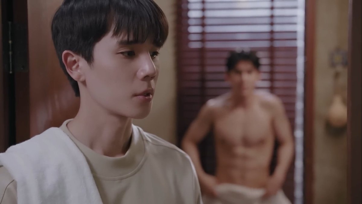 ceantificjs's tweet image. something about jimmysea and bathroom doors🚪🚶‍♂️