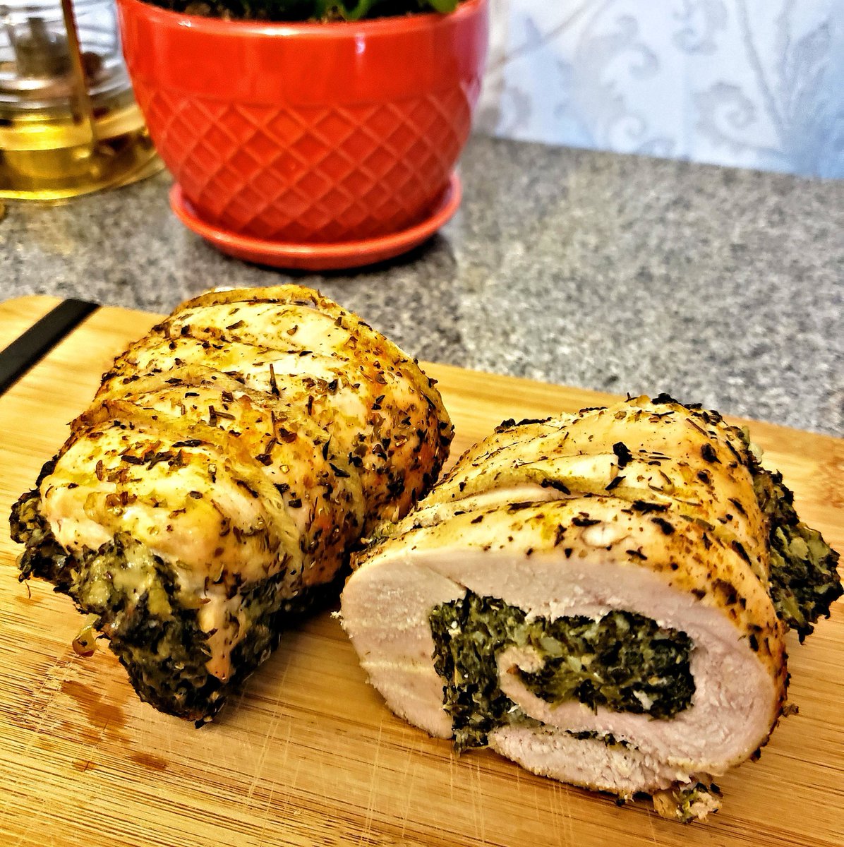 EvelynChartres's tweet image. Spinach and Blue Cheese Turkey Roll

An interesting #Dish that includes a #Spinach and #BlueCheese mix, which is rolled into a #Turkey breast. It is then #Roasted, and served to make up one tasty #MainCourse! #Recipe #Recipes
bit.ly/3xOfldD 

INGREDIENTS
• 1 pound (540…