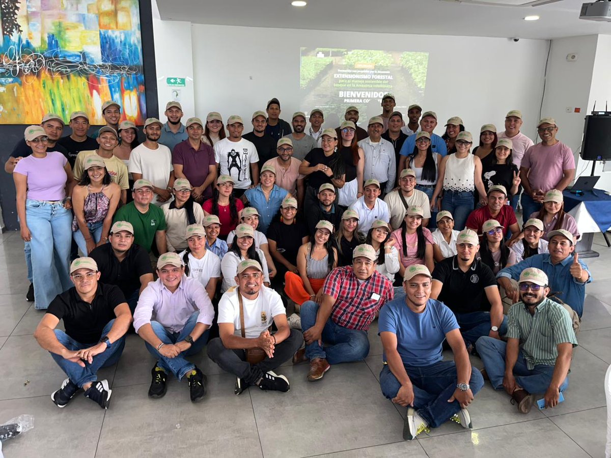 📸 Estos son los nuevos grupos de Caquetá, Guaviare, Meta y Putumayo que integran los 168 estudiantes del Diplomado en Extensionismo Forestal. Llegan desde asociaciones comunitarias, resguardos indígenas y organizaciones locales de toda la Amazonia, listos para iniciar un proceso