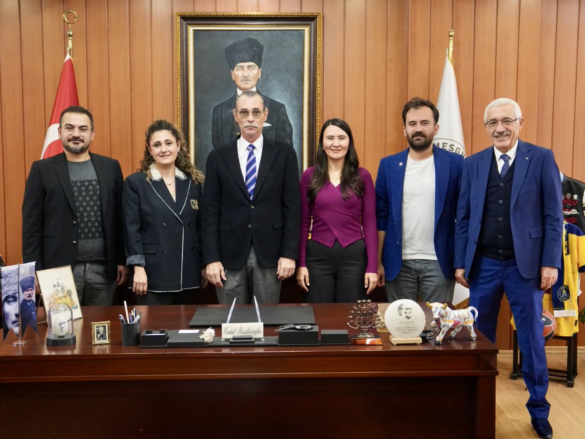 Bugün Etimesgut Belediye Başkanımız Sayın Erdal Beşikçioğlu’nu ziyaret ettik.

Görüşmemiz kapsamında Etimesgut Belediyesi bünyesindeki yeni ASM planlamaları üzerine istişarelerde bulunduk; aile hekimliği korosu, halk farkındalık etkinlikleri ve spor faaliyetleri konusunda iş