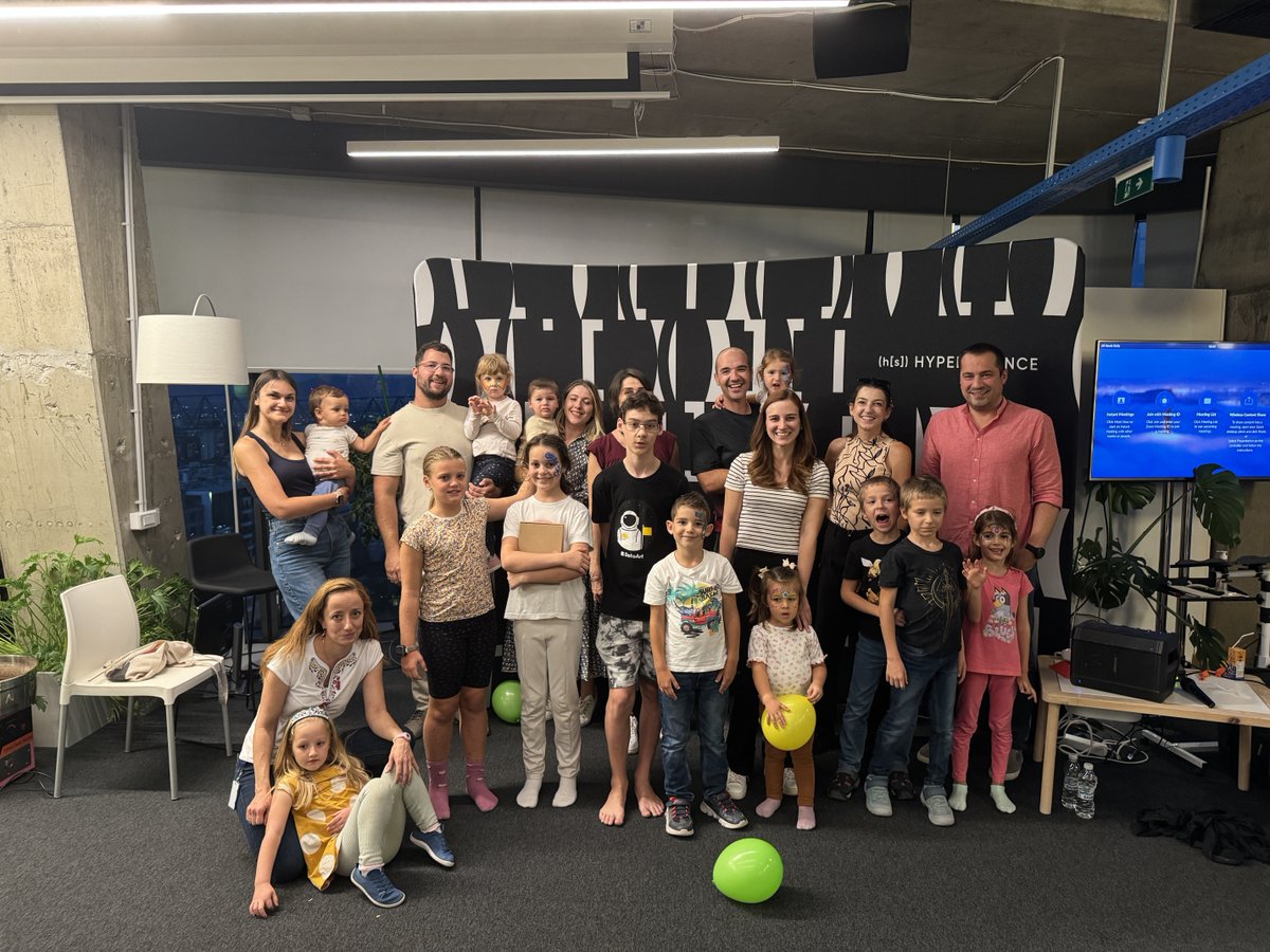 HyperscienceAI's tweet image. Thinking back to the end of September brings back such warm memories! To celebrate the start of the school year, we hosted a lively party for our energetic little guests in our office. It was an afternoon full of laughter, adventure, and smiles. Here are some photos.