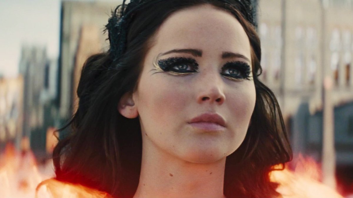 thngergames's tweet image. quando o snow tem paralisia do sono são os vencedores dos jogos vorazes do distrito 12 que ele vê