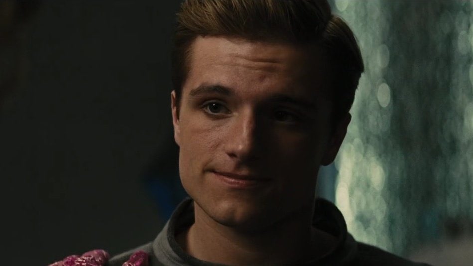 thngergames's tweet image. quando o snow tem paralisia do sono são os vencedores dos jogos vorazes do distrito 12 que ele vê