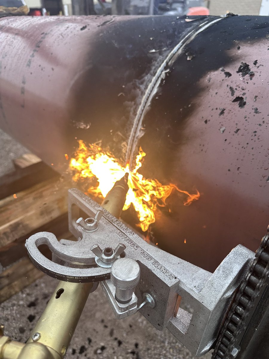 OK_Loyal_RFC's tweet image. For those of you that think I’m useless! Helped my friends over at @AllanEdwardsInc get started on cutting some 60’ long sections of 24” pipe so that they could concrete coat them. I’m shite at this, but it’s a lot of fun! 😂