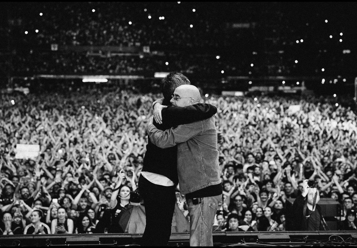 alivedemo's tweet image. they really did it 🖤