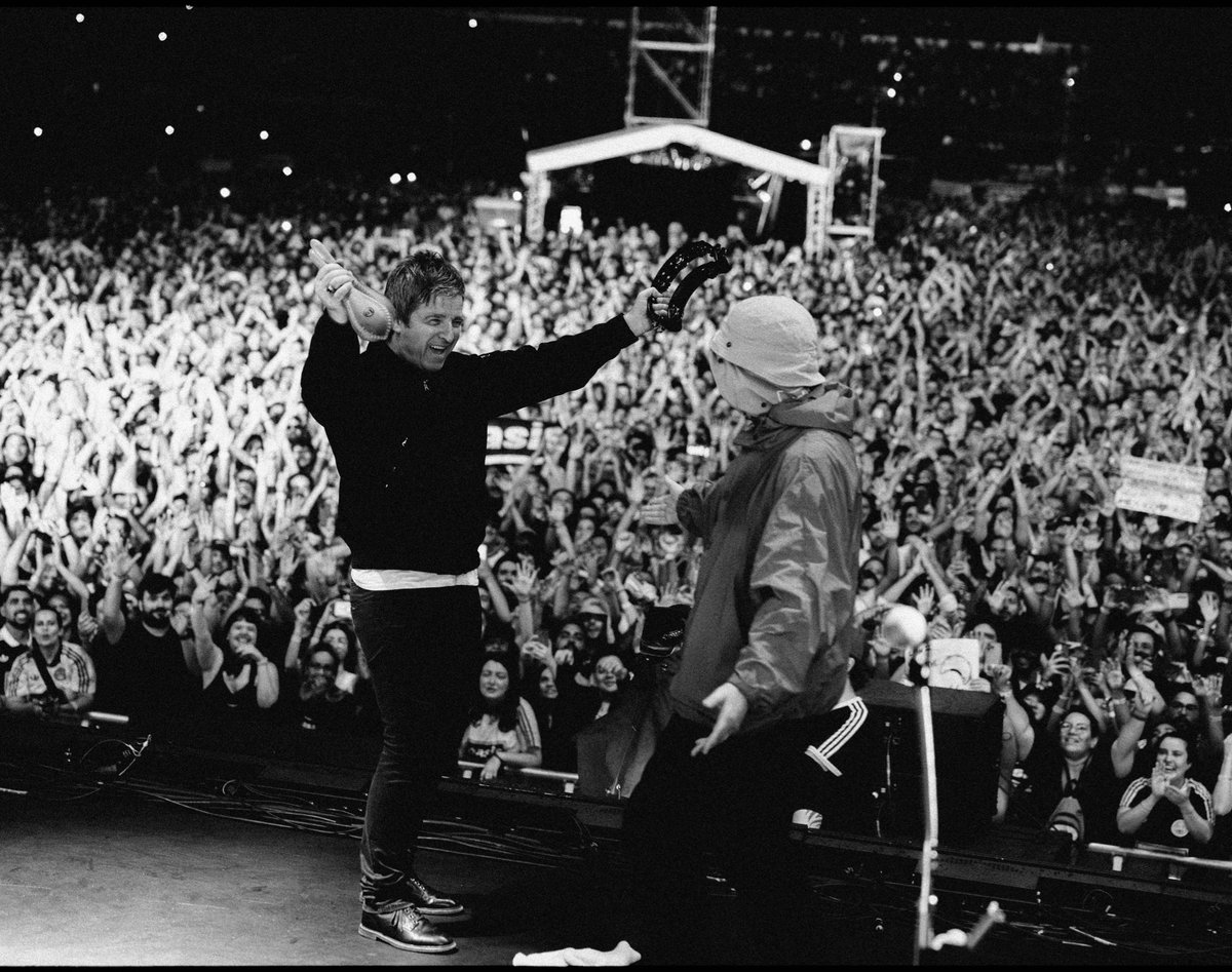 alivedemo's tweet image. they really did it 🖤