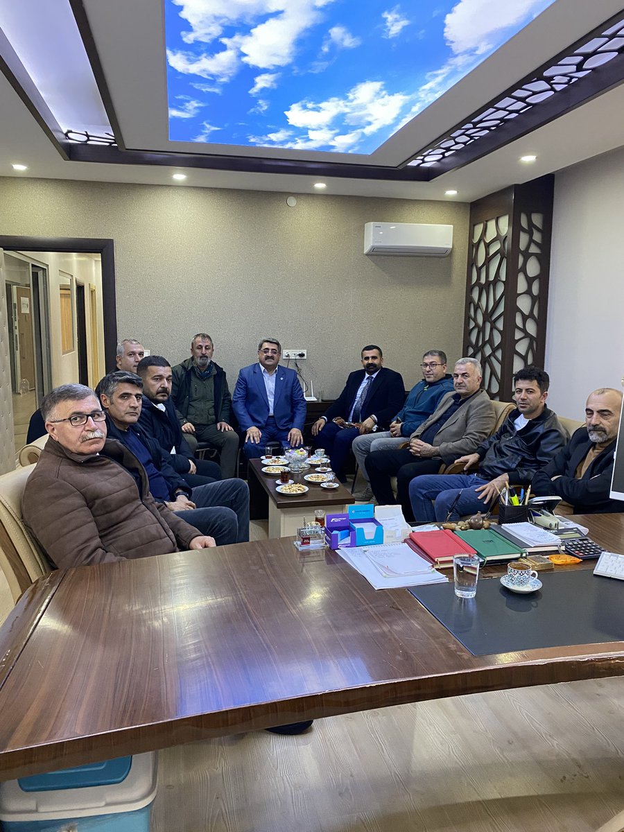 KESK Eş Genel Başkanı Ahmet Karagöz,BTS MYK Üyesi Mehmet Cüneyt Solgun, Tüm Bel-Sen Genel Sekreteri İzzettin Alpergin, SES Genel Başkanı Mehmet Sıddık Akın ve Tarım Orkam-Sen MYK Üyesi Nihat Demirkıran ile birlikte Derneğimize dayanışma ziyaretlerinden dolayı teşekkür ediyoruz