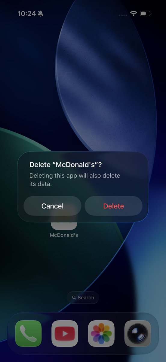 ajaymaurya1008's tweet image. It takes 3 clicks to delete an app on IOS