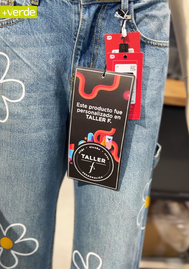 Falabella_co's tweet image. En @Falabella_co promovemos la economía circular en la moda. ♻️ Con nuestra estrategia +Verde y la iniciativa Taller F, invitamos a transformar prendas, extender su vida útil y reducir el impacto ambiental. Cada acción cuenta para un futuro más sostenible. 🌍
#MásVerde