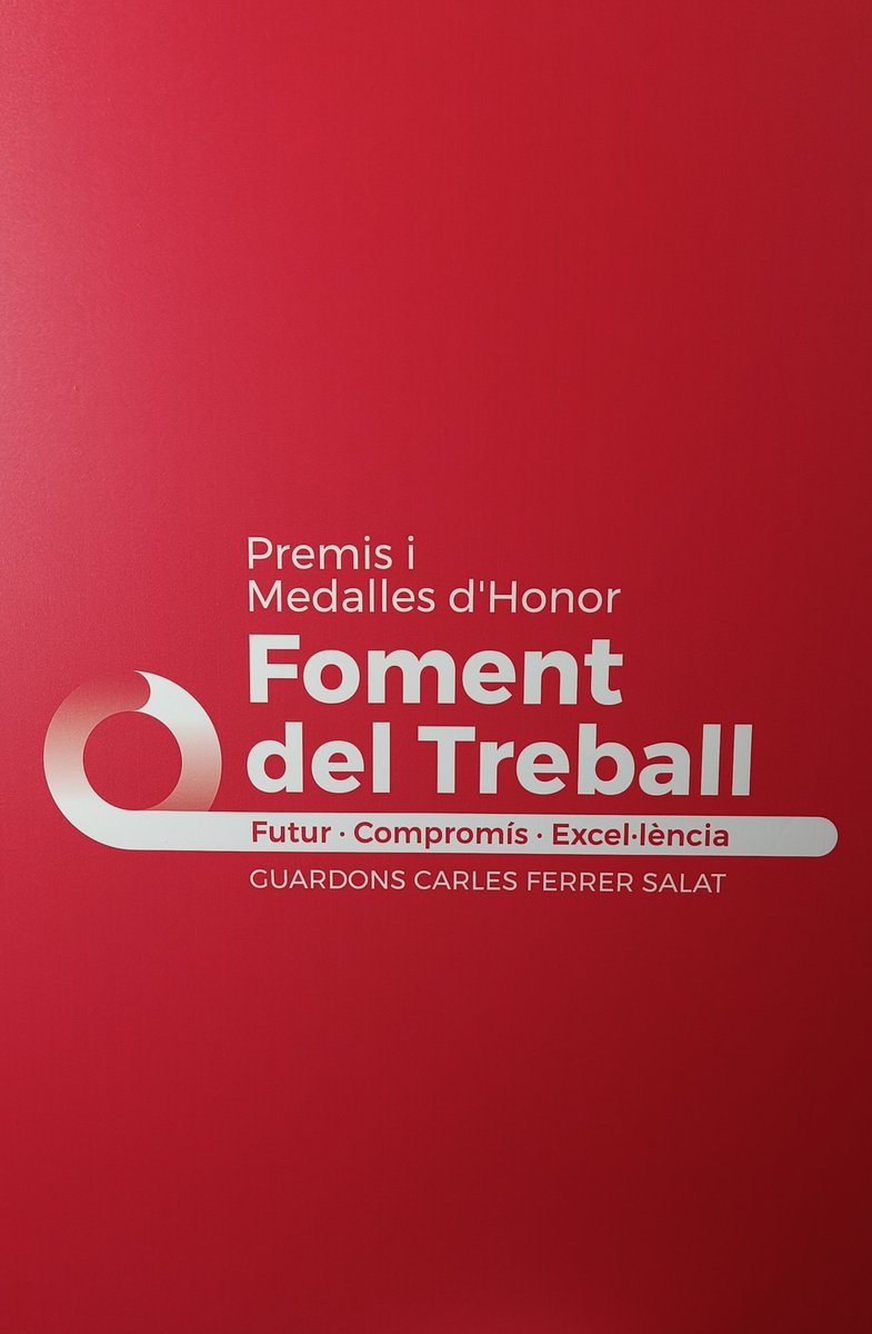 iglezfe's tweet image. Present a la XVIII edició dels Premis i Medalles d’Honor de @FomentTreball  al @teatrenacional de Catalunya. Guardons que reconeixen l’excel·lència empresarial i el lideratge, posant el focus en valors com l'innovació i el compromís o la  trajectòria.