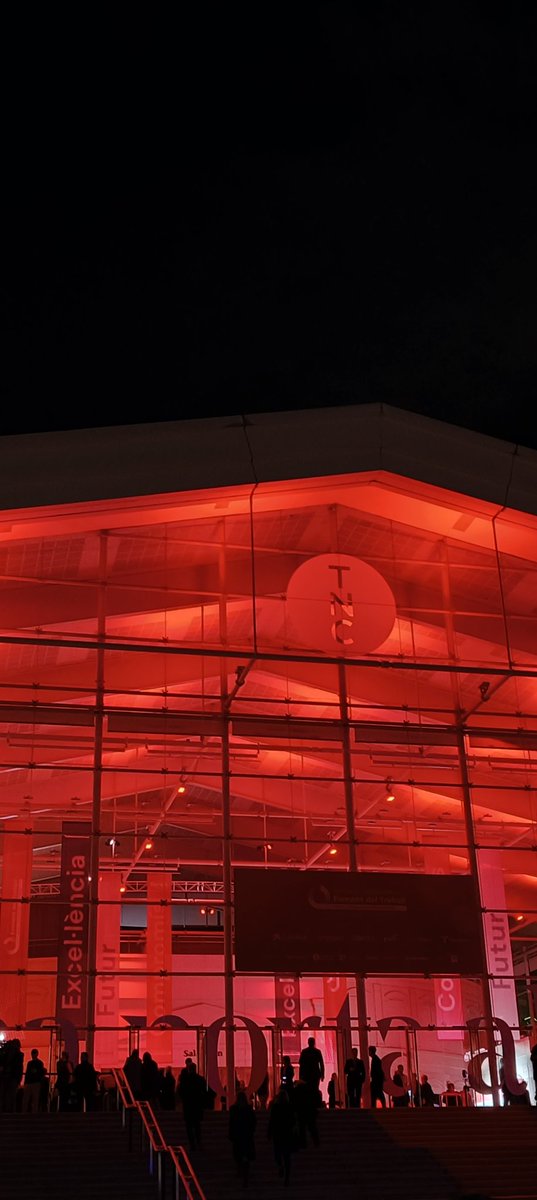 iglezfe's tweet image. Present a la XVIII edició dels Premis i Medalles d’Honor de @FomentTreball  al @teatrenacional de Catalunya. Guardons que reconeixen l’excel·lència empresarial i el lideratge, posant el focus en valors com l'innovació i el compromís o la  trajectòria.