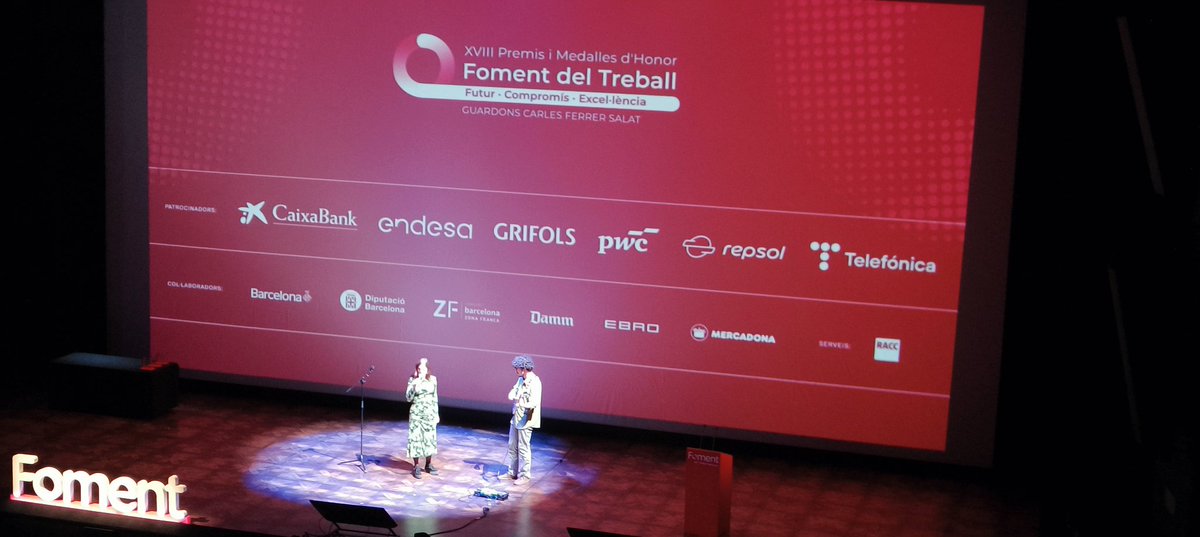 iglezfe's tweet image. Present a la XVIII edició dels Premis i Medalles d’Honor de @FomentTreball  al @teatrenacional de Catalunya. Guardons que reconeixen l’excel·lència empresarial i el lideratge, posant el focus en valors com l'innovació i el compromís o la  trajectòria.