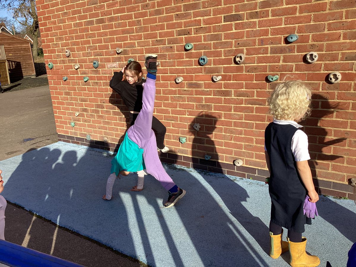 sissinghurstVA's tweet image. The children have decided to create a ‘gymnastics zone’ on the playground. #initiative #gettingthingsdone @OPAL_CIC