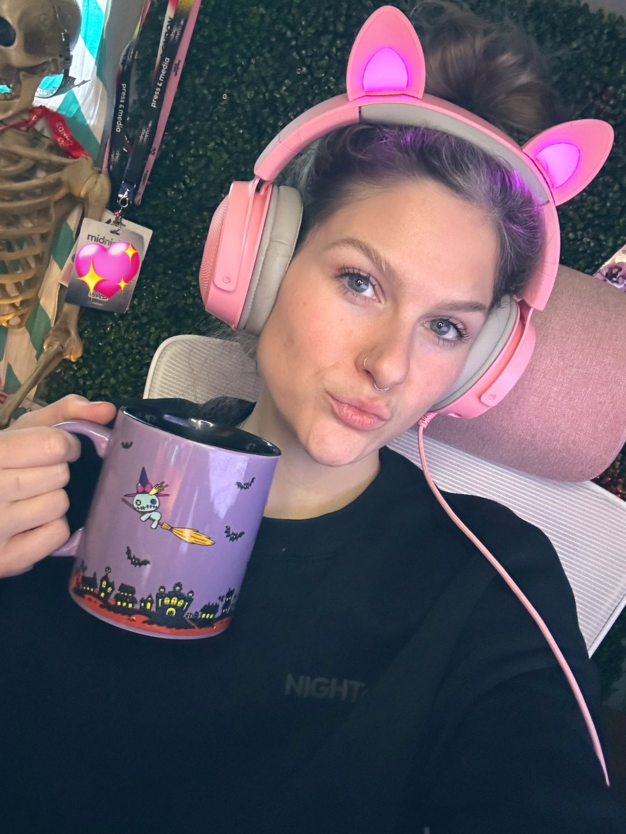 VanHoVibes's tweet image. Gm if you Gm 

Grab your coffee, let’s talk about @TheArena 🧡