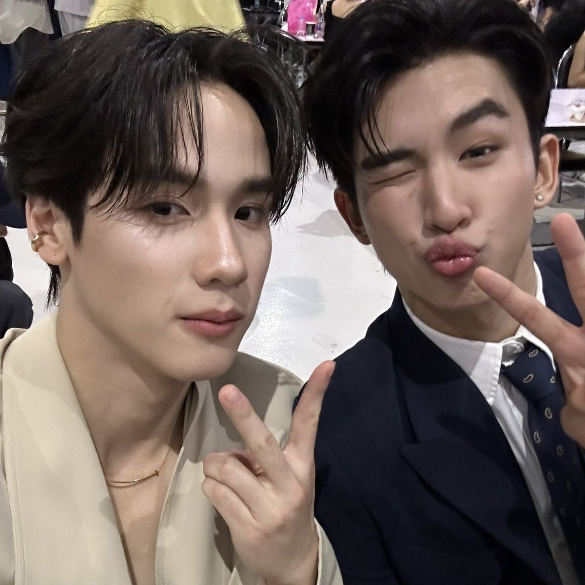 surfjavabrasil's tweet image. 📆 26 de novembro de 2024

- 💌 O começo de tudo, o anúncio dos meninos como shipp e o início dessa jornada.

#1YearWithSurfJava
[#swensurf #javabh #surfjava]