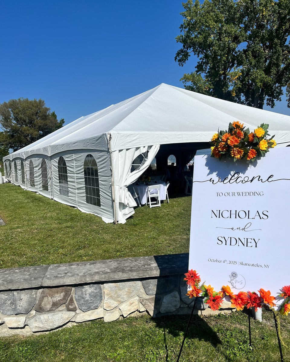 CTTCatering's tweet image. Falling in love, October edition 🍁 Photo dump of some October weddings that we catered and hosted! 🧡
.
.
.
.

#coppertopcatering #catering #eventcatering #cnycatering #wedding #privateevent